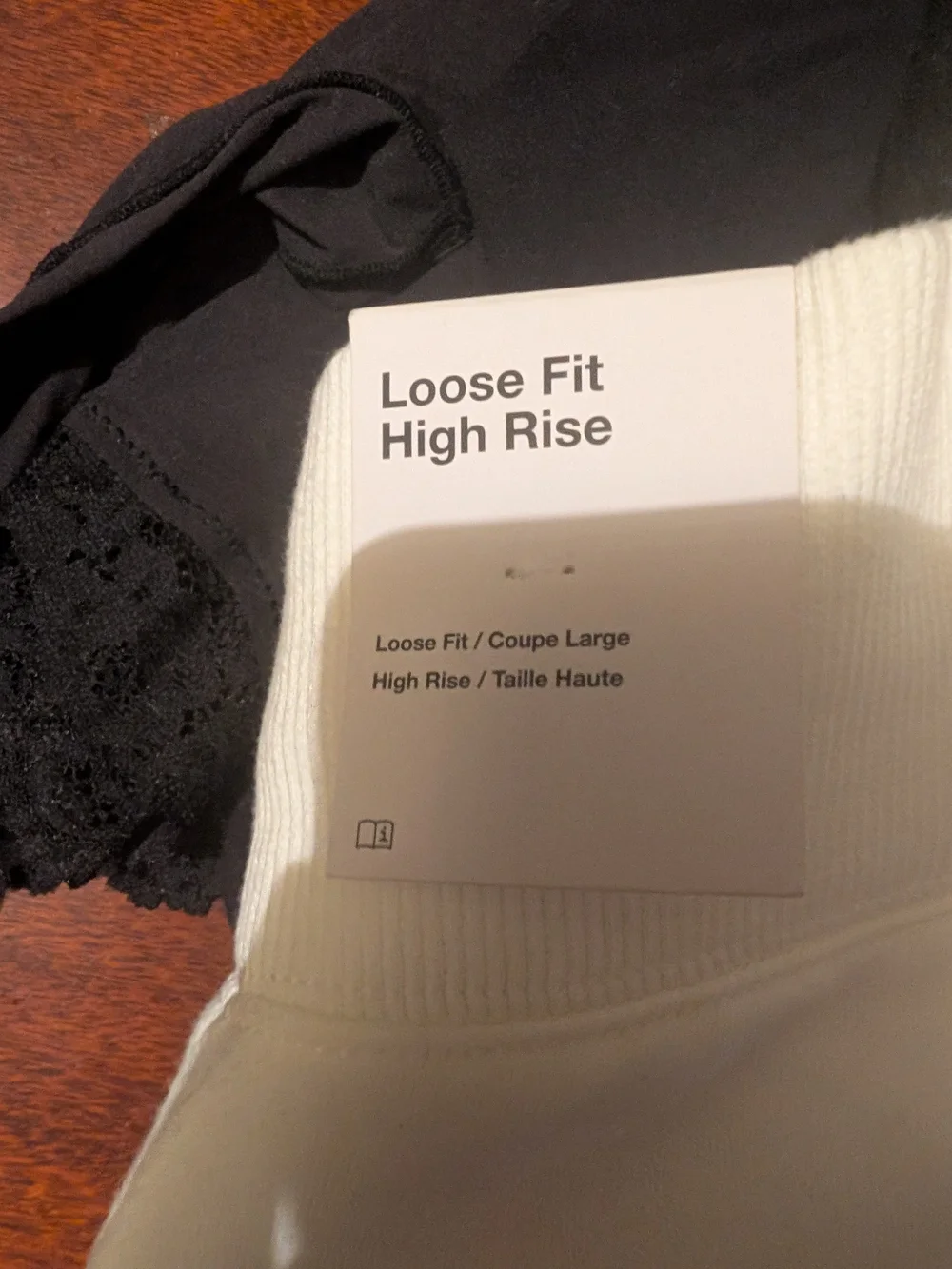 Nike Women's Lose Fit Off-White Fleece Jogger Pants, Small